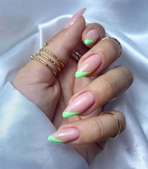 Fierce Nails, Diagonal Nails, Neutral Nails Acrylic, Mani Monday, Line Nail Art, Latest Nail Designs, Nail Board, Romantic Nails, Nude Nail Designs