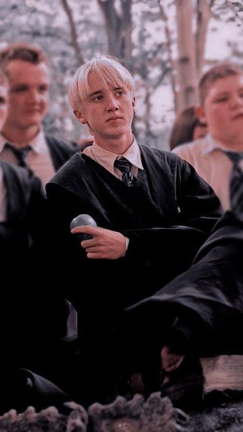 Drako Malfoy, Draco Malfoy Hot, Draco Malfoy Imagines, Harry Draco, Draco Malfoy Aesthetic, Tom Felton Draco Malfoy, Draco Harry Potter, Harry Potter Draco Malfoy, Harry Potter Pictures