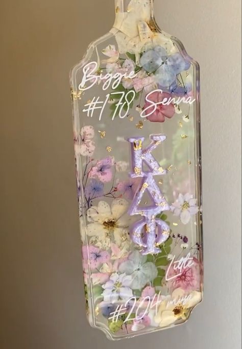 Cute Sorority Paddles, Greek Paddles Sorority, Greek Sorority Paddles, Paddle Sorority Big, Paddle Sorority, Paddle Ideas, Greek Paddles, Sorority Paddles, Pi Phi