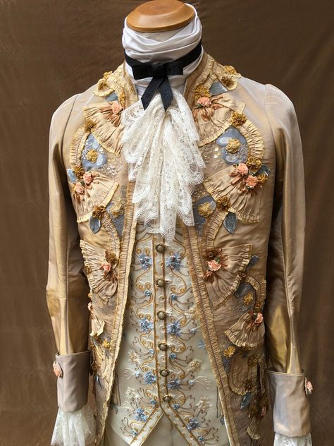 Rococo Costume, Rococo Dress, Costume For Men, Rococo Fashion, Womens Costumes, 18th Century Fashion, Medieval Costume, Period Outfit, Royal Outfits