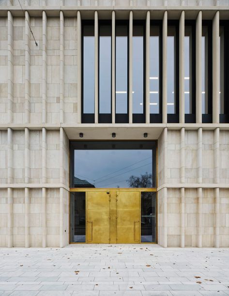 Geometric Volume, Urban Concept, David Chipperfield Architects, David Chipperfield, Concrete Interiors, Exhibition Room, Open Staircase, Exposed Concrete, Cultural Architecture