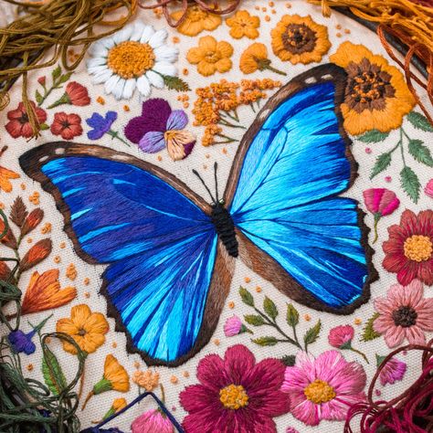 Magical Butterflies and Insects Stitched in Dense Thread Paintings by Emillie Ferris | Colossal Morpho Azul, Entomology Illustration, Blue Morpho Butterfly, Craft Images, Morpho Butterfly, Blue Morpho, Colossal Art, Techniques Couture, Butterfly Embroidery