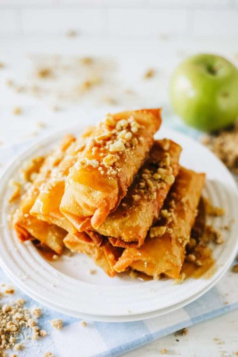 Apple Egg Rolls, Apple Pie Egg Rolls, Apple Items, Candy Apple Recipe, Cinnamon Apple Pie, No Egg Desserts, Crispy Egg, Homemade Apple Pie Filling, Canned Apple Pie Filling