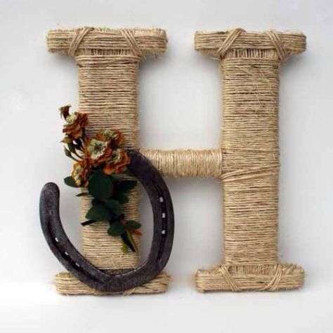 make this Do It Yourself Decoration, Deco Disney, Rustic Letters, Horseshoe Projects, Western Crafts, Horseshoe Decor, Horseshoe Crafts, Horse Crafts, Horseshoe Art