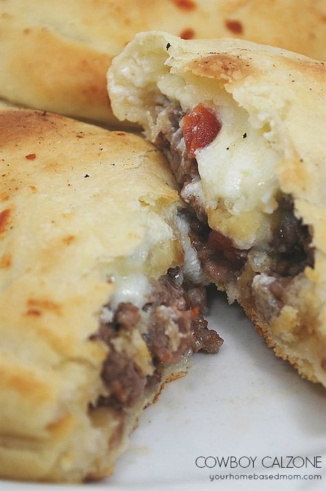 Calzone Recipe Easy, Awesome Appetizers, Stromboli Recipe, Calzone Recipe, Leigh Anne, It Goes On, Wrap Sandwiches, Beef Dishes, Quesadillas