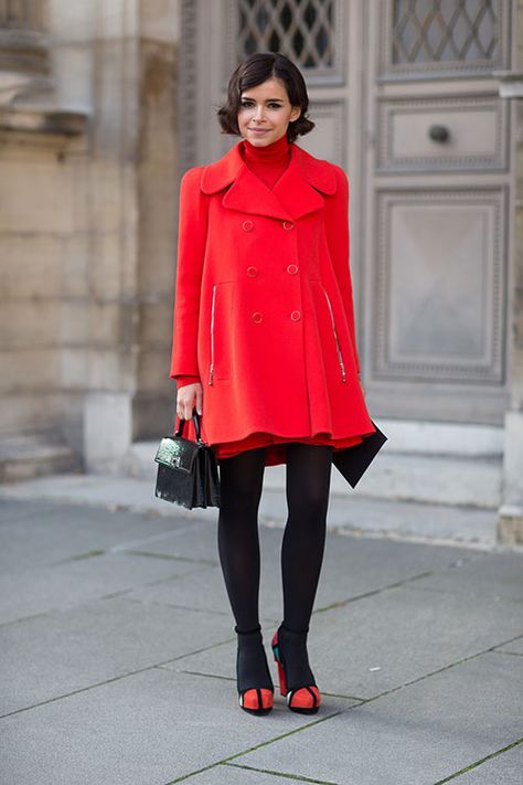 Red Coat Outfit, Carmen Dell'orefice, Taylor Tomasi Hill, Mira Duma, Paris Street Style Spring, Liu Wen, Emmanuelle Alt, Giovanna Battaglia, Miroslava Duma