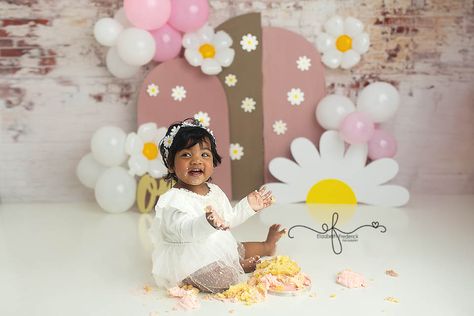 Daisy Themed Smash Cakes are starting to be the theme of 2024. And that's ok! I custom create each set so that each baby has their own original background. Let's create a unique smash cake session for your little one! Book your session conveniently here: https://bit.ly/smash-cake-sessions Or reach out with any questions here: www.elizabethfrederickphotography.com/contact #ctsmashcake #ctsmashcakephotography #ctsmashcakephotographer #ctsmashcakes #smashcake #smashcakes #smashcakephotos #s... Smash Cake Session, Smash Cakes, Original Background, Baby Cake Smash, Smash Cake, Mini Sessions, Cake Smash, Little One, First Birthdays