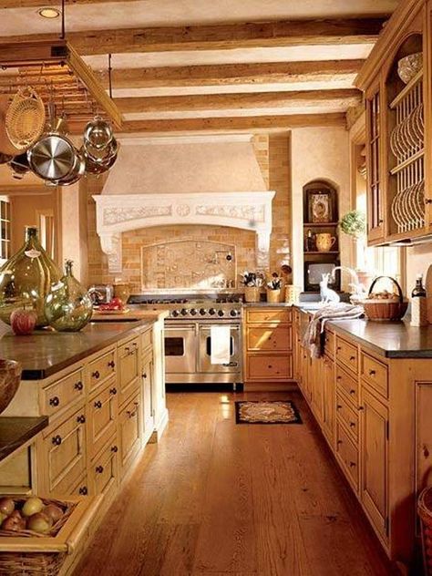 Italian Style Kitchens, Italian Style Kitchen, Style Toscan, Rustic Italian Decor, Dapur Rustic, Italian Style Home, Rustic Italian Home, Tuscan Decorating Kitchen, Italian Kitchen Decor