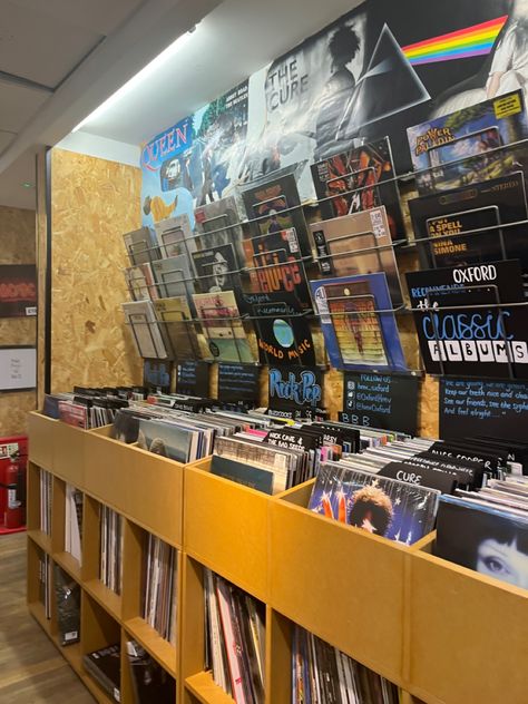 #music #recordstore #london Cd Aesthetic, Vinyl Aesthetic, Tower Records, Nina Simone, Music Shop, Downtown Girl, Hifi Audio, Aesthetic Photos, Insta Inspo