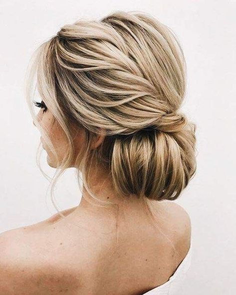 French twist pulled back into an elegant chignon with loose pieces left out.  #avedamadison Low Bun Hairstyles, Kadeřnické Trendy, Elegant Wedding Hair, Low Bun, Hair Haircuts, Updo Hairstyles, Wedding Hairstyles Updo, Penteado Cabelo Curto, Hair Updo