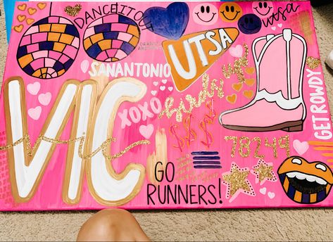 Preppy Name Painting, College Canvas Paintings, College Paintings, Painting Preppy, College Canvas Art, Preppy Artwork, Dorm Room Paintings, Preppy Paintings, Dorm Paintings