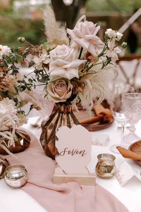 Simple Boho Floral Centerpieces, Copper Vases Wedding, Copper And Blush Wedding Theme, Blush Copper Wedding, Copper Floral Arrangements, Boho Copper Wedding, Copper And Blush Wedding, Boho Bud Vase Centerpieces, Copper Boho Wedding