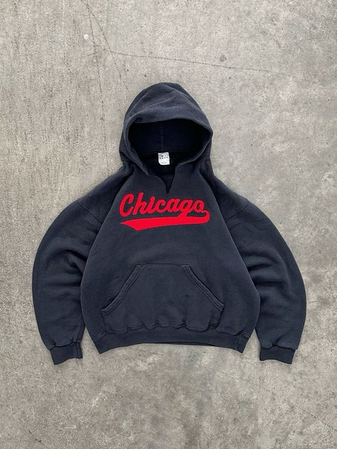 Thrifted Hoodies, Wishlist Ideas I Want, Vintage Hoodies Aesthetic, Simple Hoodie, Simple Streetwear, Retro Hoodies, Outfit Ideas Vintage, Ames Iowa, Vintage Crew Neck