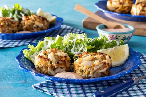 Recept Sandwiches, Fried Crab Cakes, Baked Crab Cakes, Maryland Style Crab Cakes, Whiskey Cake, Crab Cake Recipe, Crab Cake, Dinner Party Menu, Summer Recipes Dinner