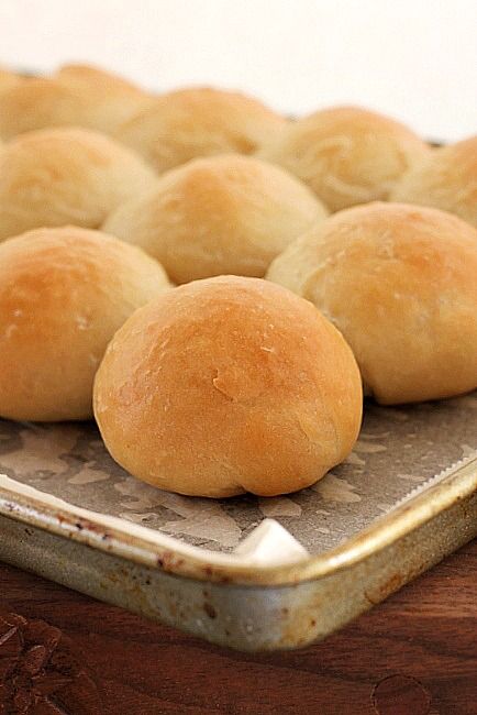 Dinner Yeast Rolls, Dinner Buns, Sweet Potato Dinner, Canning Sweet Potatoes, Yeast Dough, Potato Dinner, Buttermilk Recipes, Cooking Bread, Yeast Rolls