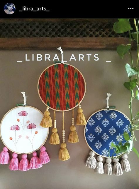 Festive Wall Decoration Ideas, Embroidery Hoop Wall Decor, Embroidery Hoop Decor, Handmade Decorative Items, Fabric Wall Decor, Diwali Craft, Art And Craft Videos, Art Decor Diy, Wall Hanging Crafts