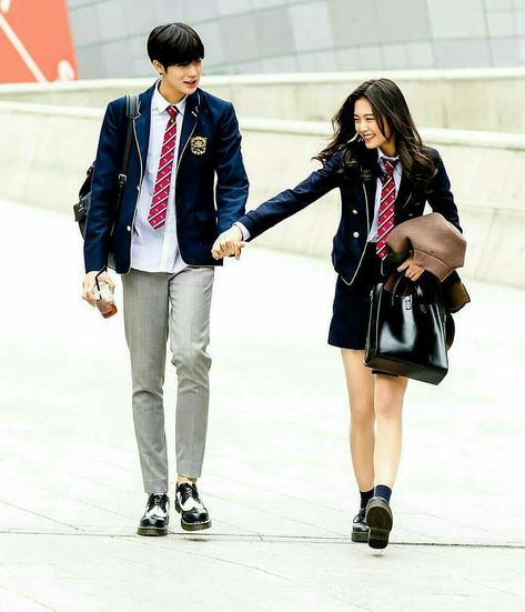 Korean Uniform School, Uniforms Ideas, School Photoshoot, Korean Fashion School, Korean Couple Photoshoot, School Uniform Fashion, School Uniform Outfits, Ulzzang Couple, Korean Couple