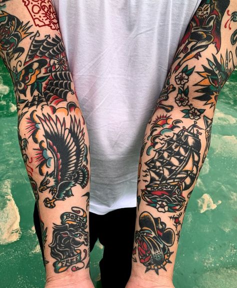 Traditional Tattoo Leg Sleeve, Traditional Back Tattoo, Old School Tattoo Sleeve, Traditional Tattoo Man, Traditional Hand Tattoo, Traditional Black Tattoo, Best Neck Tattoos, Traditional Tattoo Inspiration, Colorful Tattoos