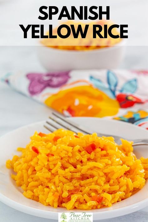 Mexican Rice Dishes, Sazon Seasoning, Mexican Dinners, Yellow Rice Recipes, Spanish Foods, Latin American Recipes, Easy Rice, Quick Side Dishes, Brown Rice Recipes