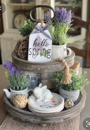 Spring Table Decor, Tier Trays, Tiered Tray Diy, Tafel Decor, Bar Inspiration, Tray Ideas, Wood Tags, Spring Table, Spring Easter Decor