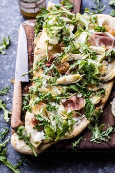 Artichoke Ricotta Flatbread | http://halfbakedharvest.com @Half Baked Harvest Ricotta Flatbread, 20 Minute Dinners, Easy Flatbread, Dinner Plans, Diner Recept, Artichoke Recipes, Pizza Margherita, Flatbread Recipes, Savoury Recipes