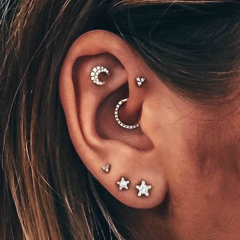 Constellation Piercing, Piercing Ideas For Women, Constellation Piercings, Piercing Inspiration, Aries Constellation, Cool Ear Piercings, Pretty Ear Piercings, Inspiration For Women, Stars Moon