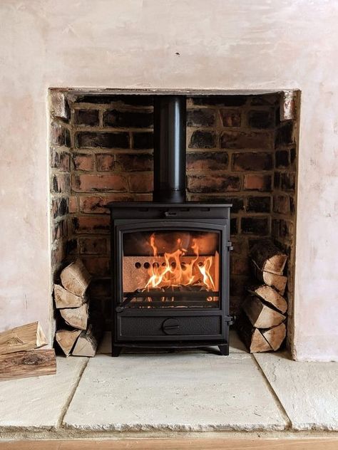 Coal Burning Fireplace, Log Burner Living Room, Coal Stove, Boiler Stoves, Log Burning Stoves, Wood Stove Fireplace, Fireplace Beam, Old Fireplace, Multi Fuel Stove