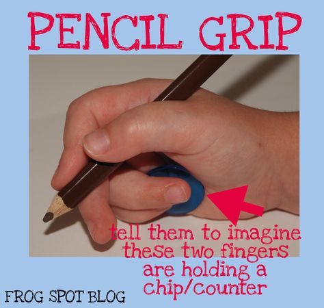 Great tip.  Too many variations on grips and students cannot produce legible writing not to mention the fatigue factor. Eyfs Phonics, Educational Therapy, Pencil Grasp, Toddlers Activities, Improve Your Handwriting, From The Pond, Improve Handwriting, Kindergarten Readiness, Diy Pencil