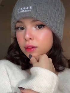 Blurred Lips, Baby Pink Lipstick, Cold Makeup, Eyeshadow Techniques, Blush Trend, Prom Makeup Looks, How To Draw Eyebrows, Purple Lips, True Winter