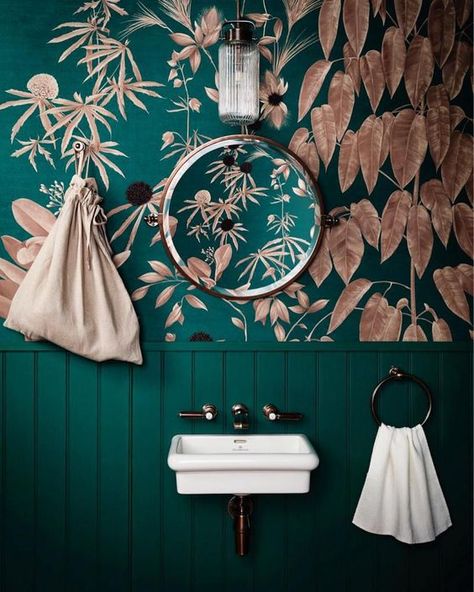 5 Dreamy things we love about the new upcoming popular paint shade: Night Watch Green Interior Design, Trendy Living Rooms, Wallpaper Accent Wall, Trendy Bathroom, Trendy Bedroom, Intelligent Design, Green Interiors, Green Bathroom, Bedroom Vintage