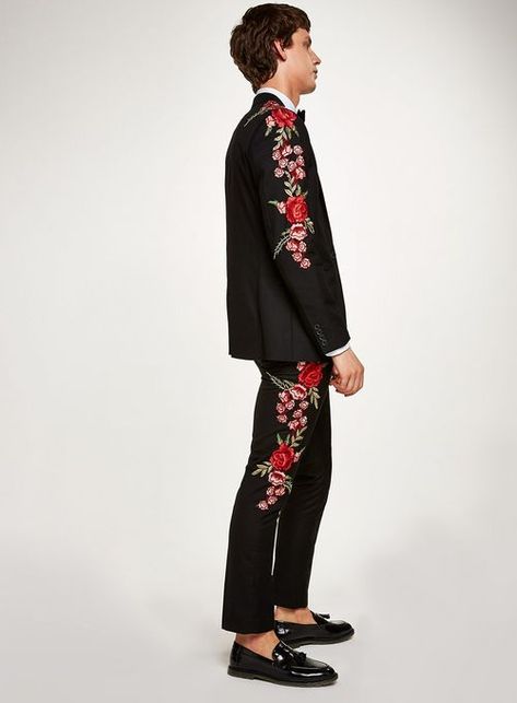 Suit With Embroidery Men, Black Floral Suit Men, Embroidered Suit Men, Embroidered Wedding Suit, Floral Suit Men, Black Velvet Suit, Cocktail Wedding Attire, Embroidered Blazer, Embroidered Suit