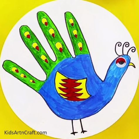 Hand Art Ideas, Peacock Feather Drawing, Sketch Pen Art, Hand Outline, Peacock Crafts, Peacock Drawing, Feather Drawing, Sketch Pen, S Drawing