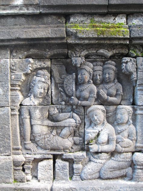 Relief on the wall of Borobudur. Relief Candi Borobudur, Relief Candi, Borobudur Temple, Indonesian Art, Golden City, Ancient Statues, Indian Architecture, East Asia, India Travel