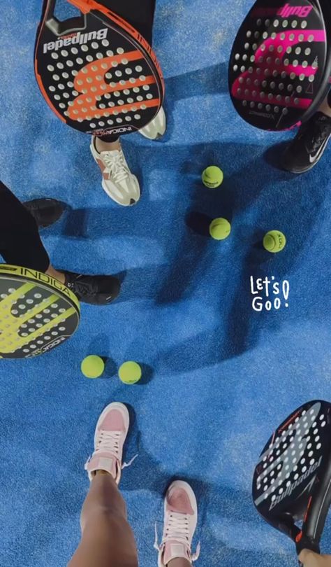 Paddle Tennis Aesthetic, Mode Tennis, Photo Shoot Tips, Tennis Aesthetic, Sports Arena, Sports Aesthetic, Vision Board Manifestation, Beach Tennis, Paris Fashion Week Street Style