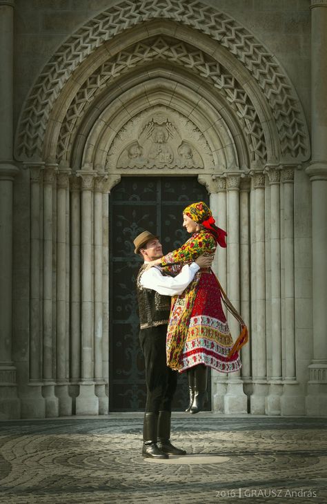 Hungarian dance ... ending  with a lift ... Hungarian Folk Costume, Folk Dance Background, Hungarian Aesthetic, Hungarian Dance, Dance Background, Character Dance, Popular Costumes, Costumes Around The World, Montessori Art