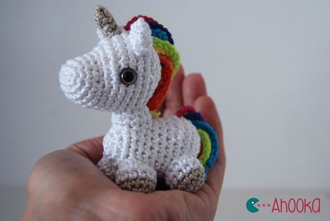 Tiny rainbow unicorn amigurumi : free english pattern Crochet Unicorn Pattern Free, Crochet Unicorn Pattern, Confection Au Crochet, Pola Amigurumi, Nyan Cat, Crochet Unicorn, Crochet Amigurumi Free Patterns, Unicorn Pattern, Crochet Amigurumi Free