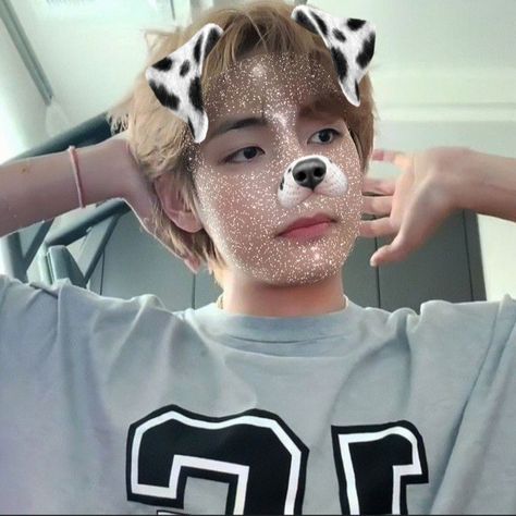 Taehyung icon with puppy filter – 𝗯𝘆 𝗺𝗲 – dont repost V Icon, Jungkook And Jin, Taehyung Icon, Jungkook Selca, Taehyung Photoshoot, Nct Taeyong, Kim Taehyung Wallpaper, Foto Bts, Bts Pictures