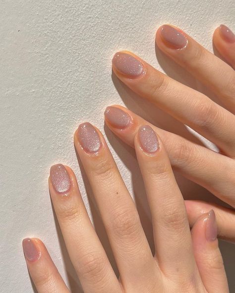 30+ Best Spring Short Nails to Inspire You Unghie Nail Art, Short Gel Nails, Subtle Nails, Simple Gel Nails, Nails Polish, Cat Eye Nails, Chic Nails, Purple Nails, Nude Nails