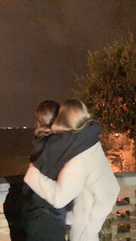 autumn sznautumn aestheticfall 2023bestiesbsf picspic inspohugginghugs Bff Hugging Pics Aesthetic, Sister Hug Aesthetic, Besties Hugging Aesthetic, Two Bsf Pics, Love Languages Friendship, Photo Poses Besties, Bsfs Aesthetic Pics, Sisters Hugging Aesthetic, Best Friend Hugging Pictures