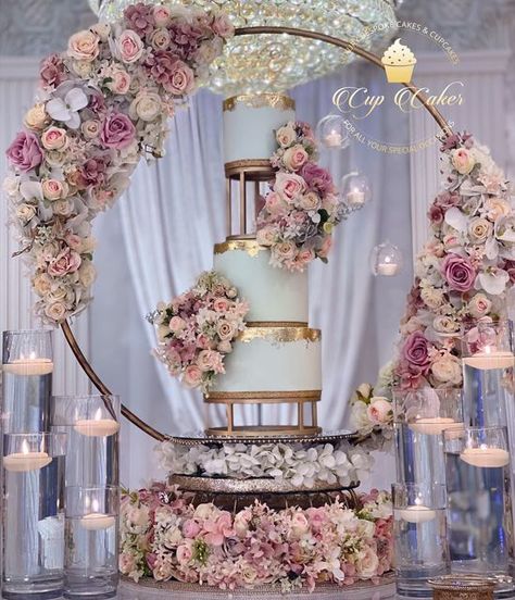 Pink Cakes Quinceanera, Quinceañera Cake Table, Wedding Cake Pastel Colours, Pakistani Wedding Cake, Quinceanera Cake Ideas, Fairytale Wedding Cake, Wine Wedding Cake, Wedding Cake Pink, Bling Wedding Cakes