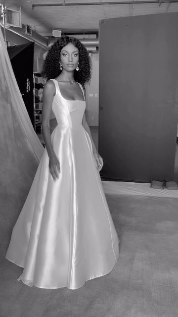 Sarah Seven Bridal, Square Neck Wedding Dress, Bodice Wedding Dress, Dreamy Wedding Dress, Sarah Seven, Wedding Dress With Pockets, Silk Wedding Dress, Dream Wedding Ideas Dresses, Satin Wedding Dress