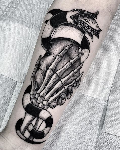 Lydia Deetz Tattoo Beetlejuice, Small Beetlejuice Tattoo Ideas, Beetle Juice Tattoo Ideas, Beetlejuice Snake Tattoo, Beetle Juice Tattoos, Sandworm Beetlejuice Tattoo, Beetlejuice Tattoo Ideas, Beetlejuice Art, Beetlejuice Tattoo