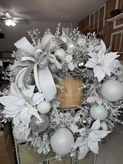 Silver White Christmas Tree Decor, White Wreath Ideas Christmas, White And Silver Christmas Decor Ideas, Silver Christmas Wreath Ideas, White Gold And Silver Christmas Decor, Diy Glam Christmas Decor, Silver Wreath Christmas, White And Silver Christmas Tree Ideas, Gold And White Christmas Wreath