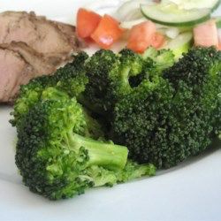 Steamed Broccoli Broccoli Side Dishes, Steamed Broccoli Recipes, Broccoli And Cheese Recipe, Roast Broccoli, Creamy Salmon, Broccoli Dishes, Eat More Veggies, Roasted Cabbage, Potatoes Recipes