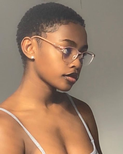 Dye On Natural Hair Black Women, Low Cut Black Woman, Buzz Cut On Black Women, 4c Buzz Cut Black Women, Low Cut Hair Black Women 4c, Jerry Curl Hairstyles Black Women, Black Woman Buzzcut, Finger Coils Short Natural Hair, Jerry Curls Natural Hair Short