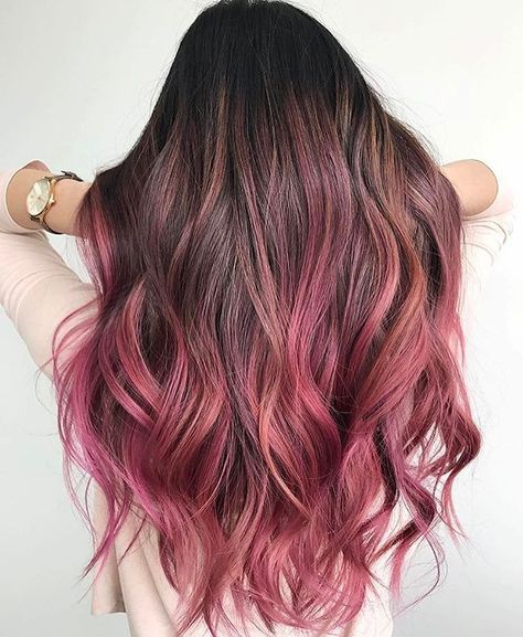 Pink Ombre Hair, Pink Highlights, Hair Color Pink, Long Wavy Hair, Dye My Hair, Hair Dye Colors, Hair Colorist, Hair Inspiration Color, Hair Inspo Color