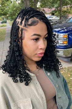 Short Bohemian Box Braids With Curls, Boho Tribals With Knotless Braids Bob, Short Goddess Braids With Color, Bohemian Box Braids Bob, Medium Short Bohemian Knotless Braids, Trending Braids 2024, Bohemian Braids Bob, Side Part Box Braids, Shoulder Length Boho Braids