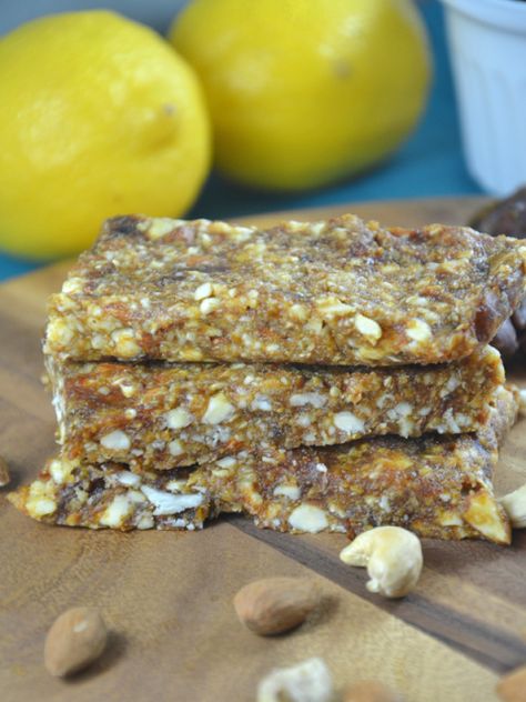 4-Ingredient Homemade Lemon Pie Larabars! Vegan, gluten-free and paleo. Larabar Recipes, Homemade Lemon Pie, Lara Bars Recipe, Paleo Snack, 30 Challenge, Lara Bars, Healthy Bars, Protein Muffins, Lemon Rind