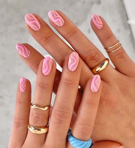 Round Nail Designs, Rounded Acrylic Nails, Pink Gel Nails, Lines On Nails, Almond Acrylic Nails, Round Nails, Pink Nail Designs, Short Acrylic Nails Designs, Dream Nails