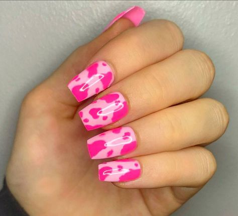 These nails are very vivid and definitely make a statement. The pink color is to moo for! PLEASE READ: Orders take 1-4 weeks to SHIP OUT since every set of nails is handmade by me! ♡ Nail glue is NOT included but is available to purchase as an add-on item! ♡ Made with UV gel polish, which makes them sturdy and high quality. ♡ Nails can last up 2-3 weeks, and be reused with proper application and care! ♡ Sets consists of 10 nails custom to fit you! - My press on nails are handcrafted so the desig Pink Cow Nails, Pink Cow Print Nails, Cow Print Nails, Pink Cow Print, Mani Ideas, Cow Nails, Nails Cute, Print Nails, Animal Print Nails